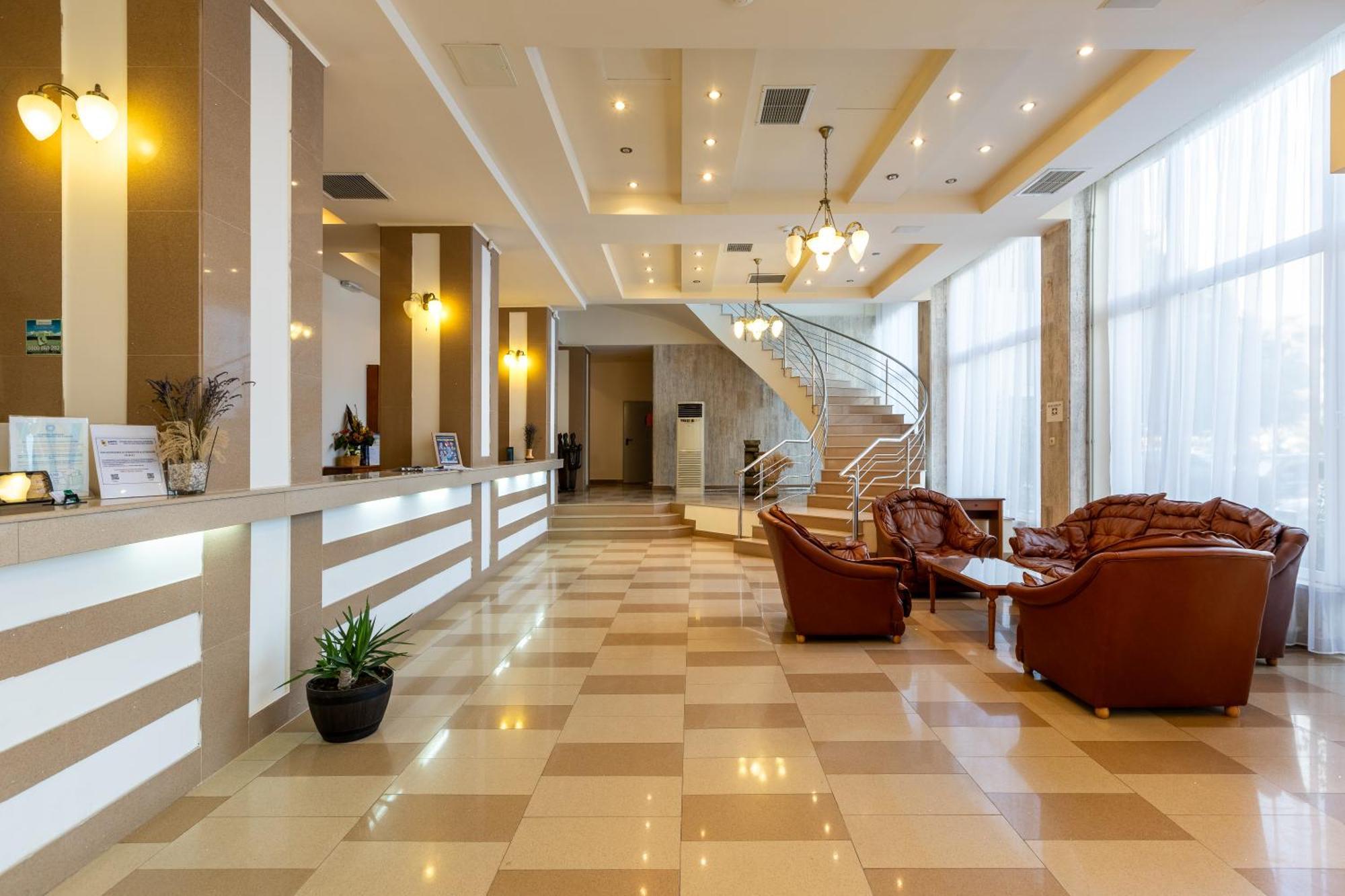 Hotel Comandor Mamaia Exterior foto