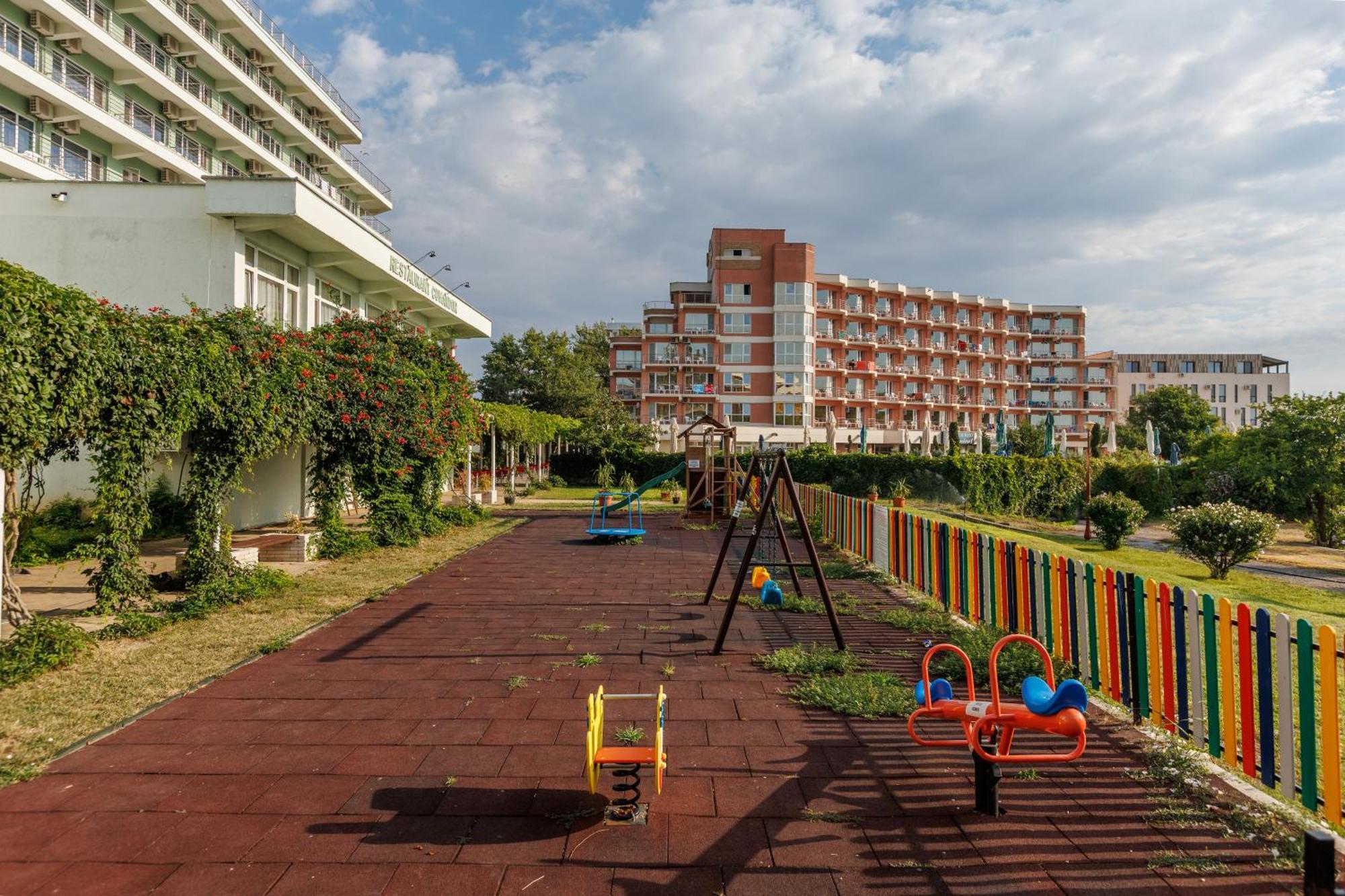 Hotel Comandor Mamaia Exterior foto